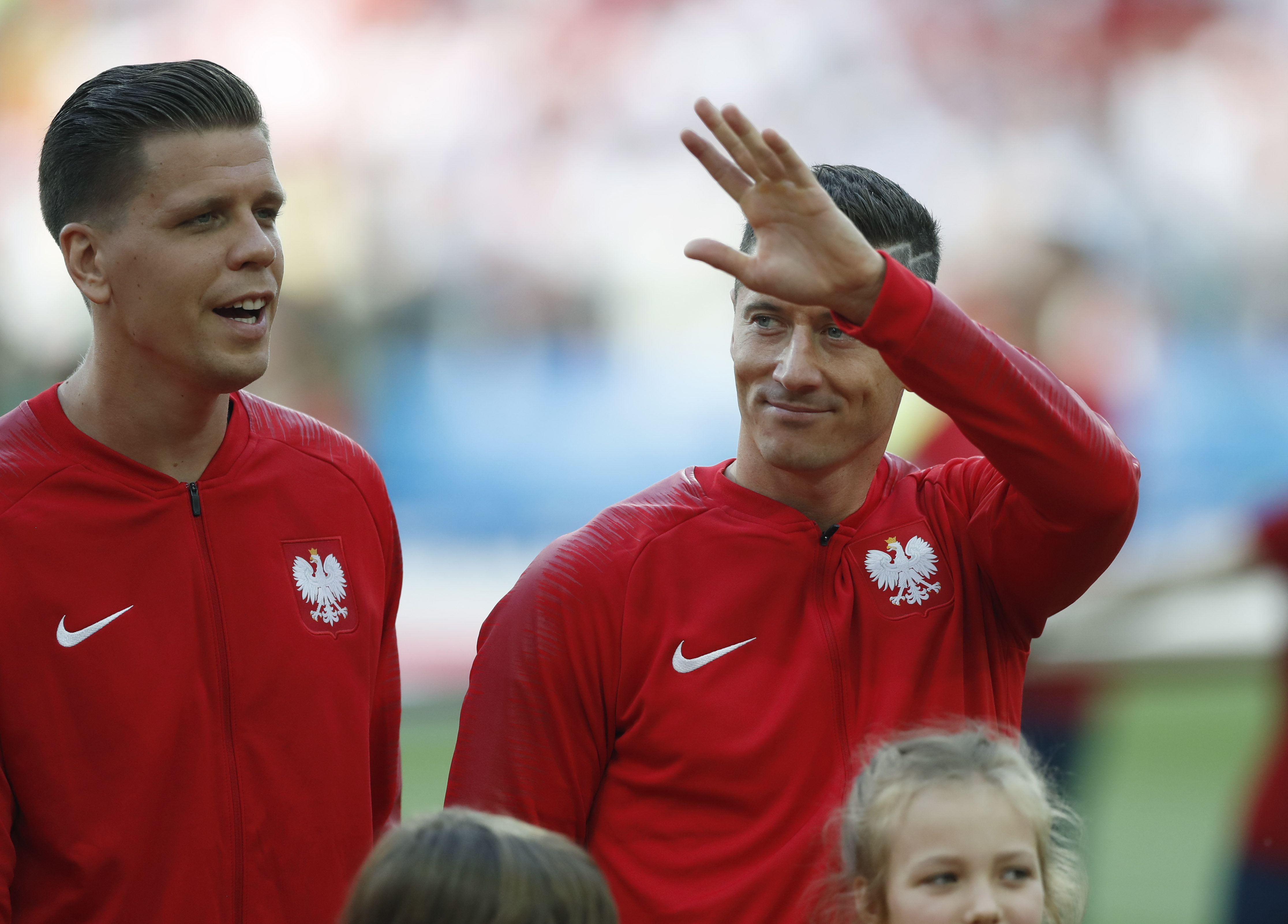 包含莱万多夫斯基迎来七赛季高光表现，C9球迷沸腾！的词条