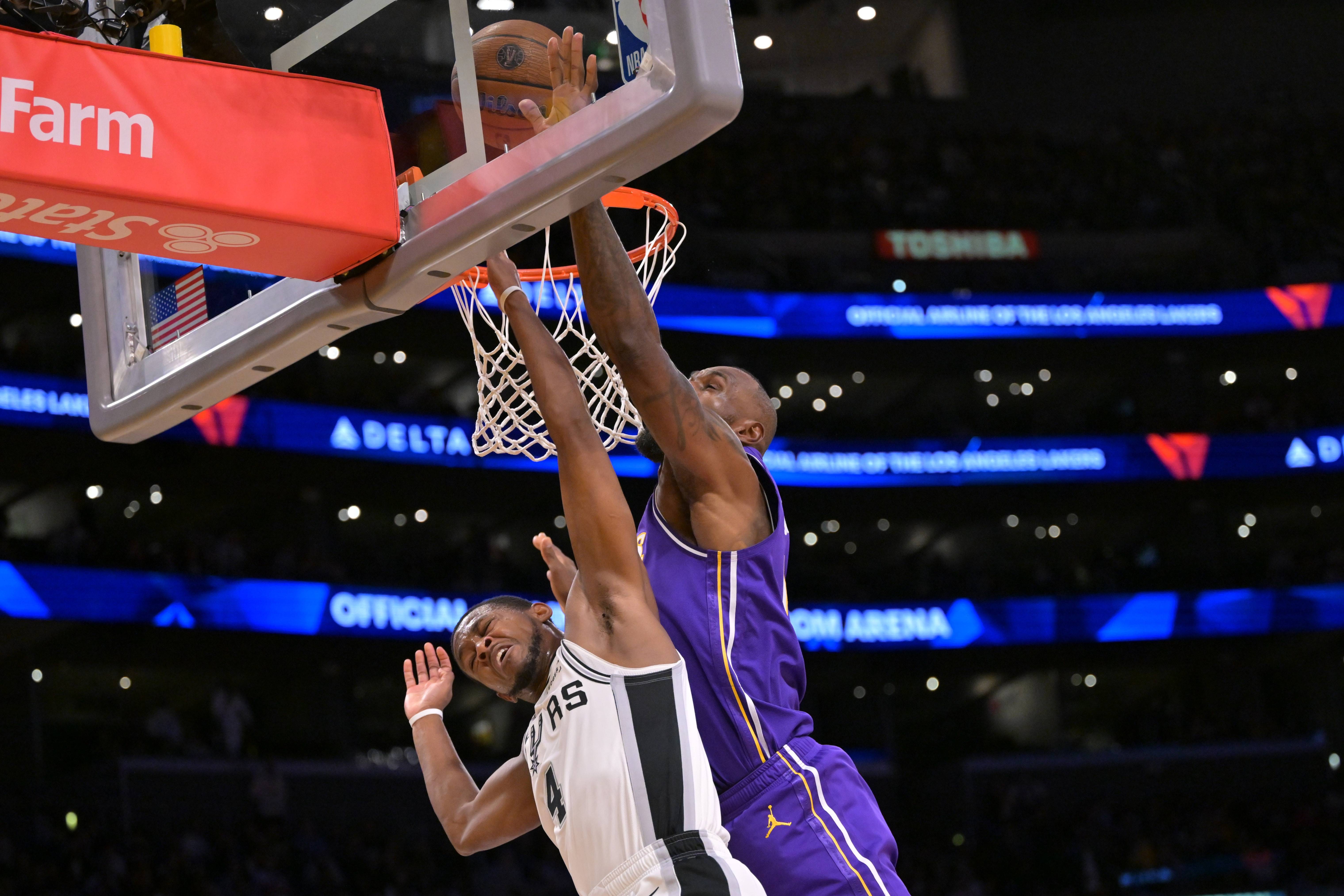 东契奇在利物浦比赛中绝杀，挺进下一轮引发热议！的简单介绍